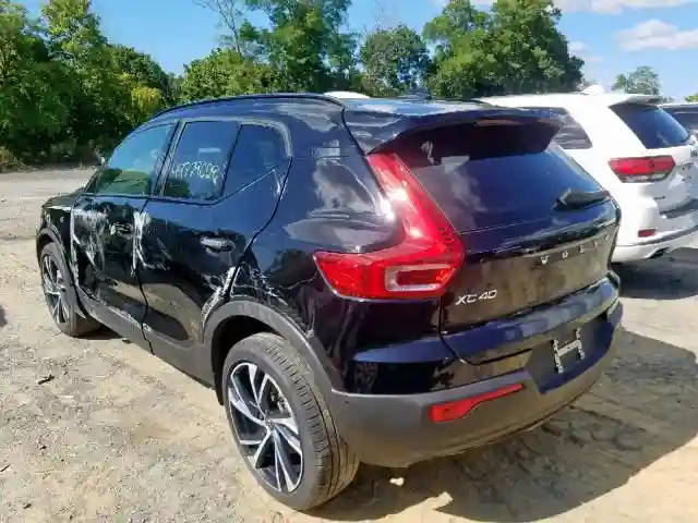 YV4162XZ9K2008802 2019 VOLVO XC40 T5-2