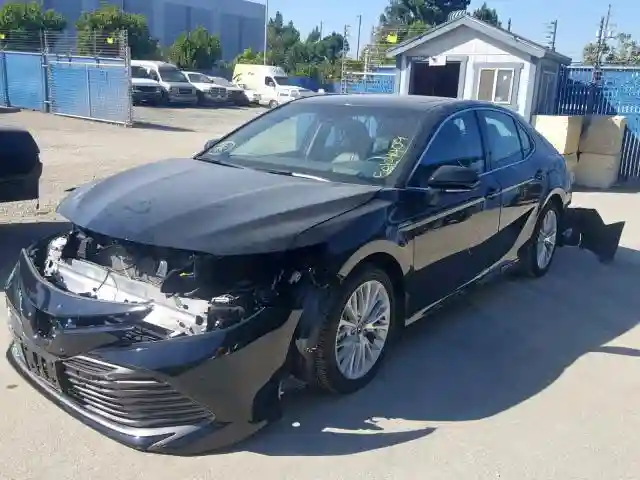 4T1B21HK2JU509771 2018 TOYOTA CAMRY HYBRID-1