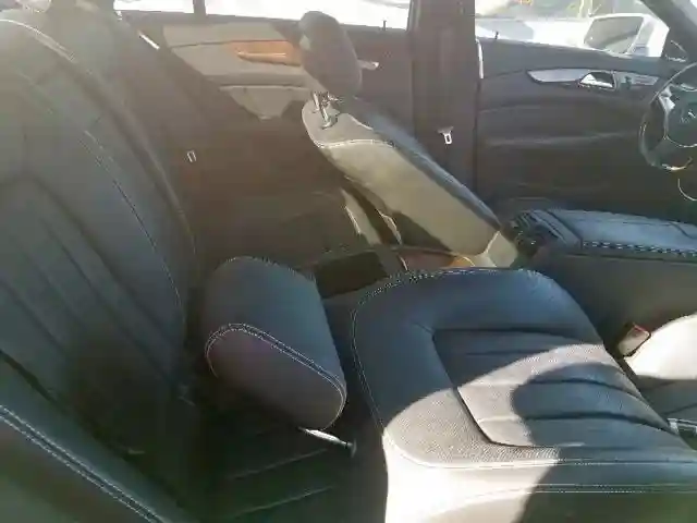 WDDLJ7DB7CA045701 2012 MERCEDES-BENZ CLS 550-5
