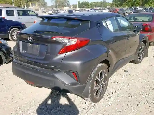 NMTKHMBX0JR030938 2018 TOYOTA C-HR XLE-3