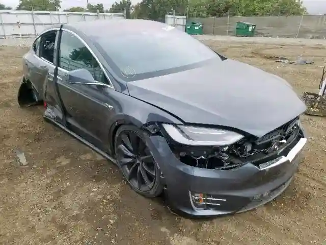5YJXCBE48JF087145 2018 TESLA MODEL X-0