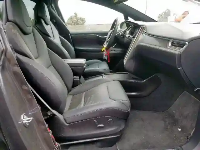 5YJXCBE48JF087145 2018 TESLA MODEL X-4