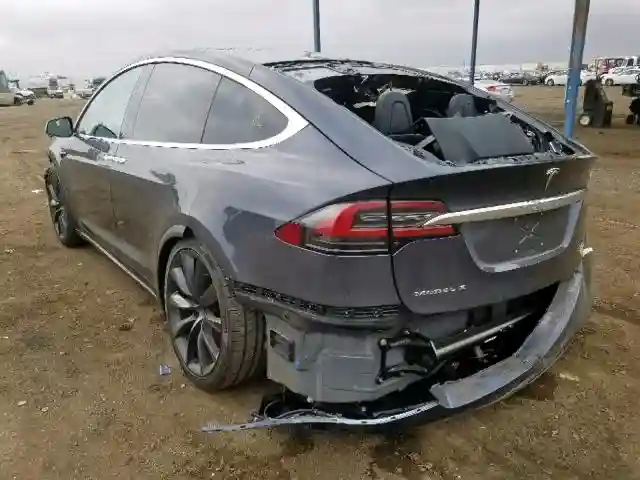 5YJXCBE48JF087145 2018 TESLA MODEL X-2