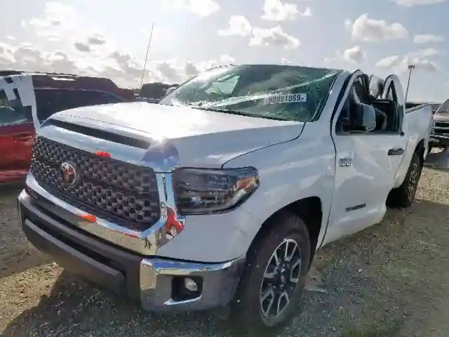 5TFUY5F16KX825915 2019 TOYOTA TUNDRA DOUBLE CAB SR/SR5-1