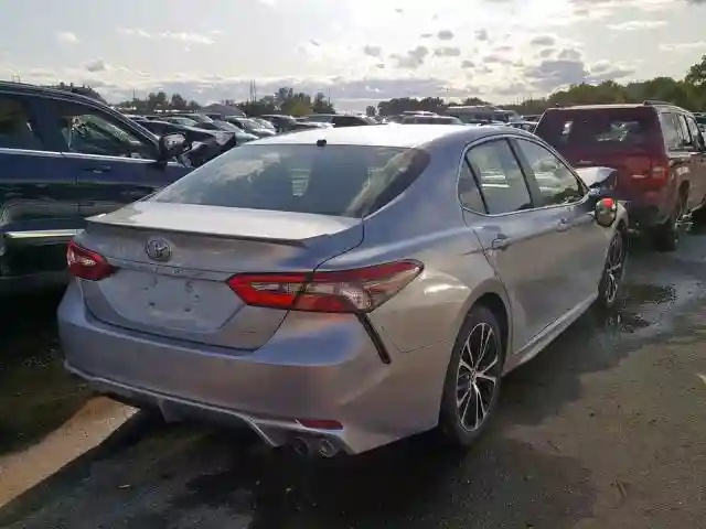 JTNB11HK9J3037111 2018 TOYOTA CAMRY L-3