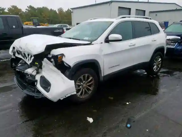 1C4PJMLB9KD268797 2019 JEEP CHEROKEE LATITUDE PLUS-1