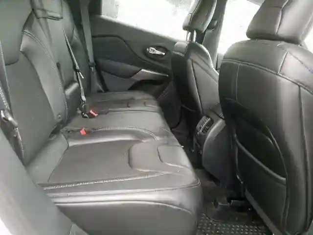 1C4PJMLB9KD268797 2019 JEEP CHEROKEE LATITUDE PLUS-5