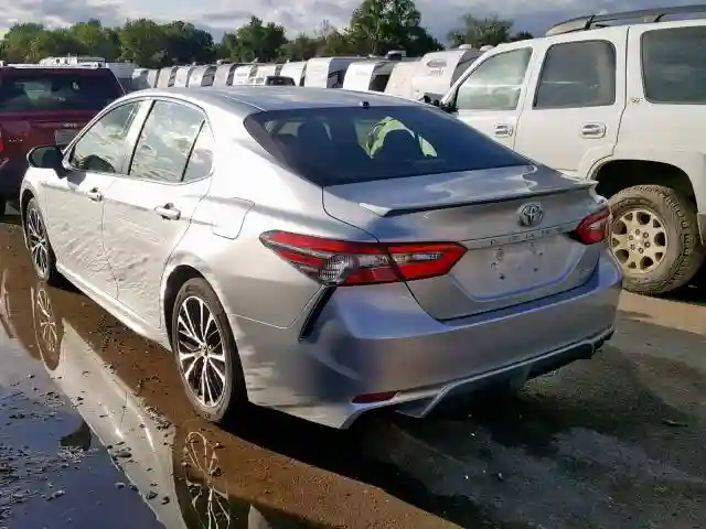 JTNB11HK9J3037111 2018 TOYOTA CAMRY L-2