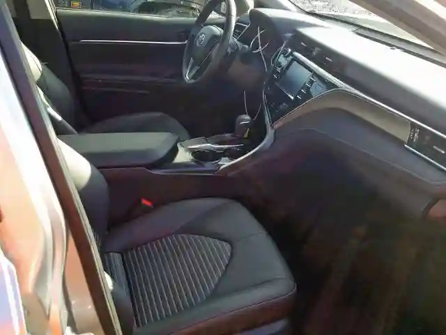 JTNB11HK9J3037111 2018 TOYOTA CAMRY L-4