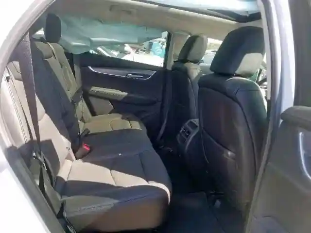 1GYKNCRS6KZ118417 2019 CADILLAC XT5 LUXURY-5