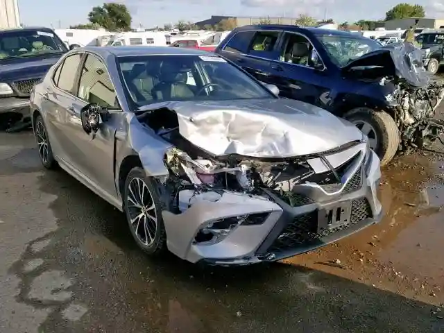 JTNB11HK9J3037111 2018 TOYOTA CAMRY L-0