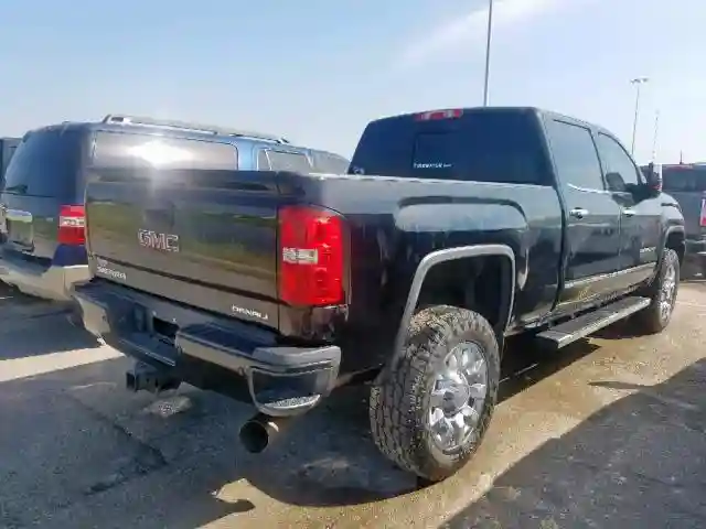 1GT12UEY3HF184847 2017 GMC SIERRA K2500 DENALI-3