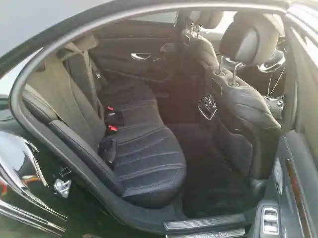 WDDUG8DB0KA452086 2019 MERCEDES-BENZ S 560-5