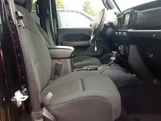 1C4HJXDG5KW561441 2019 JEEP WRANGLER UNLIMITED SPORT-4