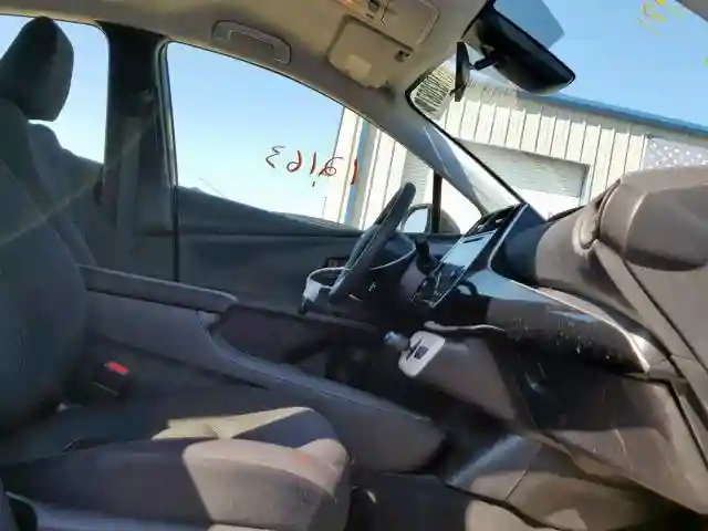 JTDKBRFU5J3079893 2018 TOYOTA PRIUS-4