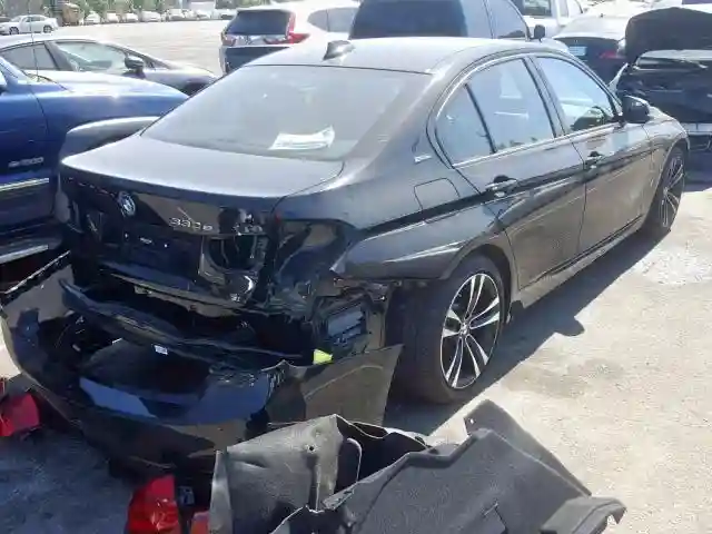 WBA8E1C55JA762816 2018 BMW 330E-3