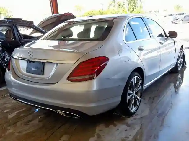 55SWF4JB6GU172480 2016 MERCEDES-BENZ C 300-3