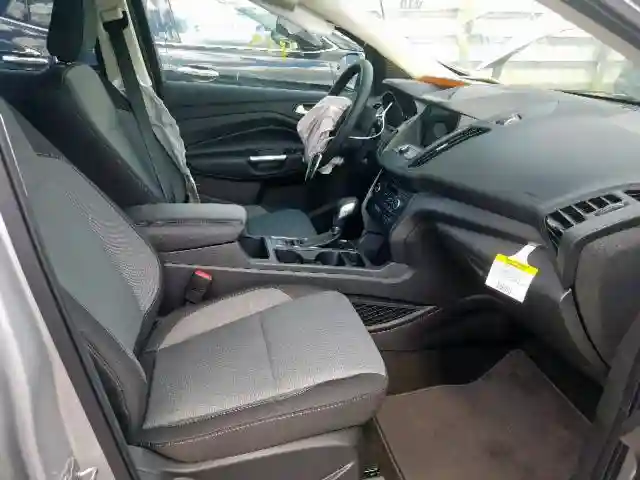 1FMCU0GD9KUA30048 2019 FORD ESCAPE SE-4