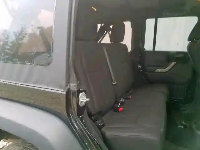 1C4BJWDG8EL311648 2014 JEEP WRANGLER UNLIMITED SPORT-5