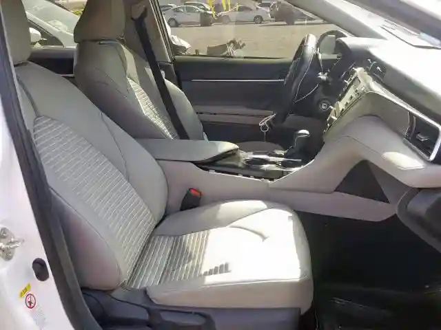 4T1B11HK5JU061996 2018 TOYOTA CAMRY L-4