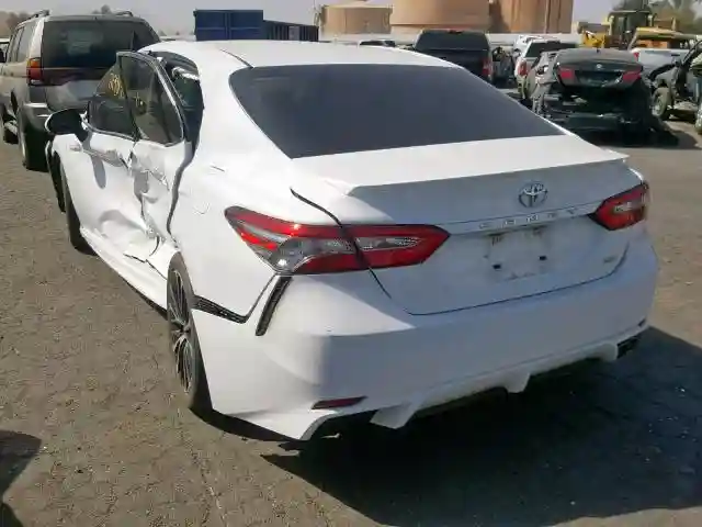 4T1B11HK5JU061996 2018 TOYOTA CAMRY L-2