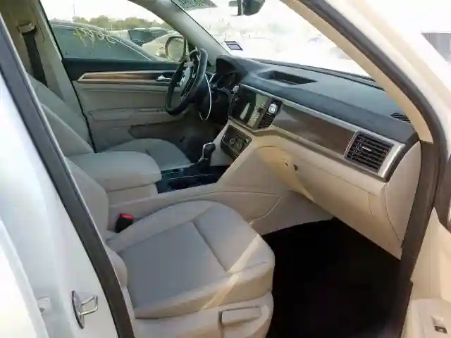 1V2DR2CA4JC589978 2018 VOLKSWAGEN ATLAS SE-4