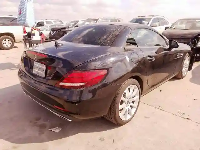 WDDPK3JA2HF144410 2017 MERCEDES-BENZ SLC 300-3