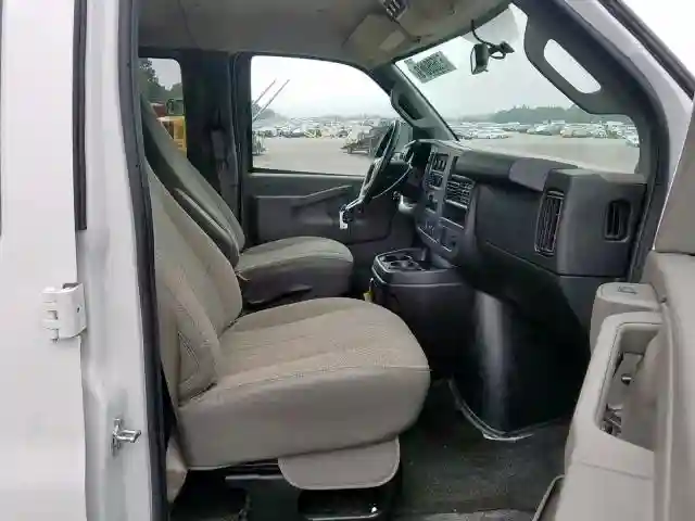 1GAWGFFP7J1343891 2018 CHEVROLET EXPRESS G2500 LT-4