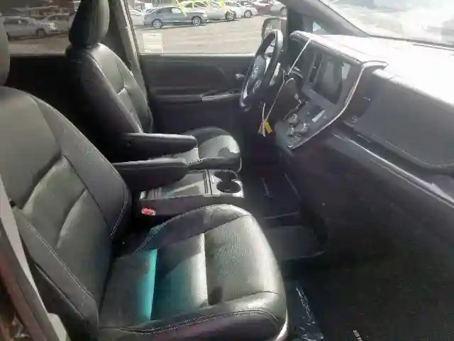 5TDXK3DCXGS749829 2016 TOYOTA SIENNA SE-4