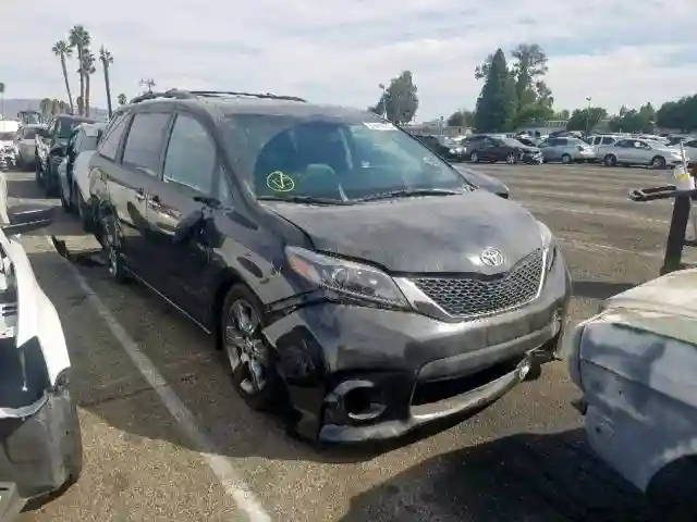 5TDXK3DCXGS749829 2016 TOYOTA SIENNA SE-0