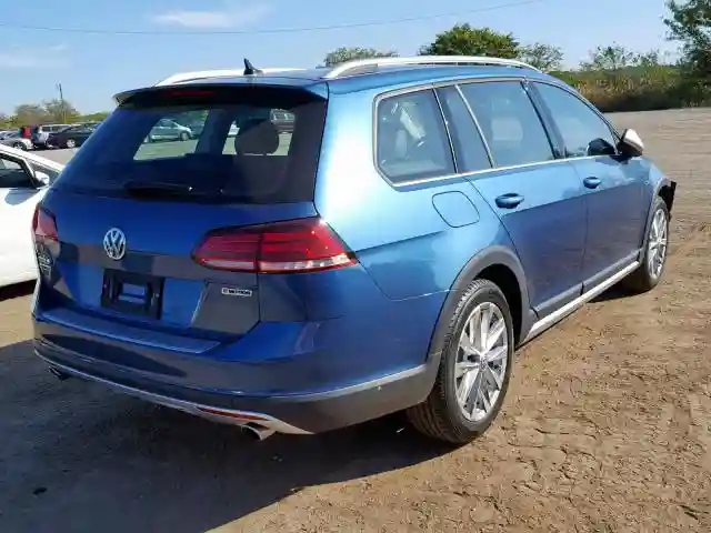 3VWM17AU1KM508788 2019 VOLKSWAGEN GOLF ALLTRACK S-3