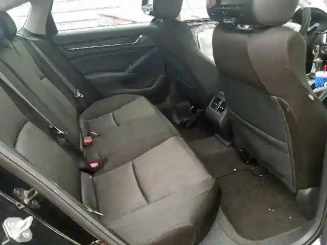 1HGCV1F46JA228161 2018 HONDA ACCORD EX-5