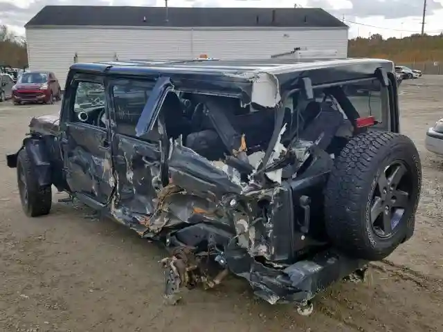 1C4BJWEG0FL644717 2015 JEEP WRANGLER UNLIMITED SAHARA-2