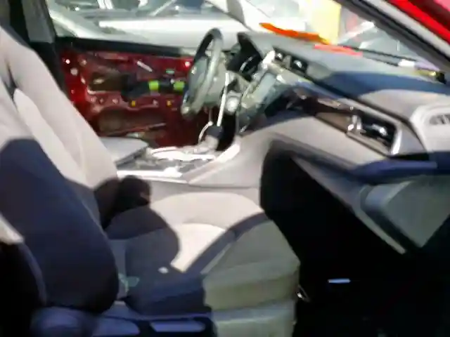 4T1B11HK8KU725628 2019 TOYOTA CAMRY L-4