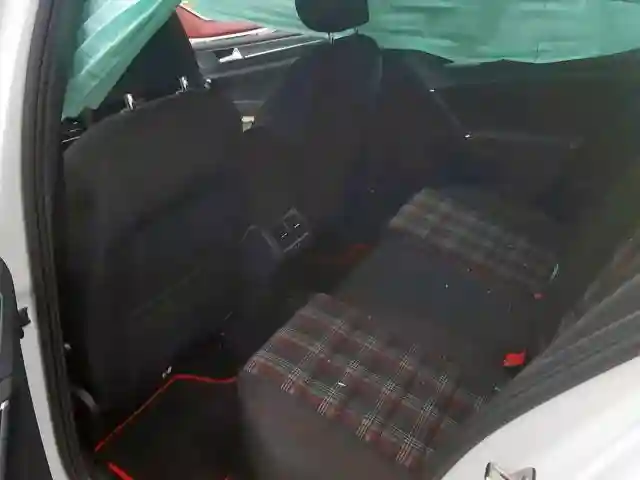 3VW447AU0JM288369 2018 VOLKSWAGEN GTI S/SE-5