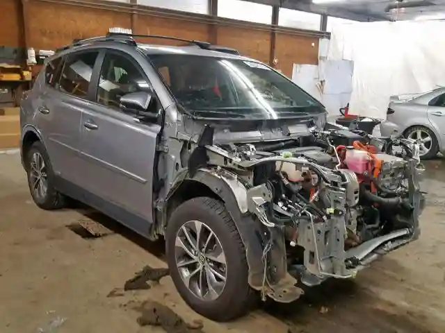 JTMRJREV8HD069875 2017 TOYOTA RAV4 HV LE-0