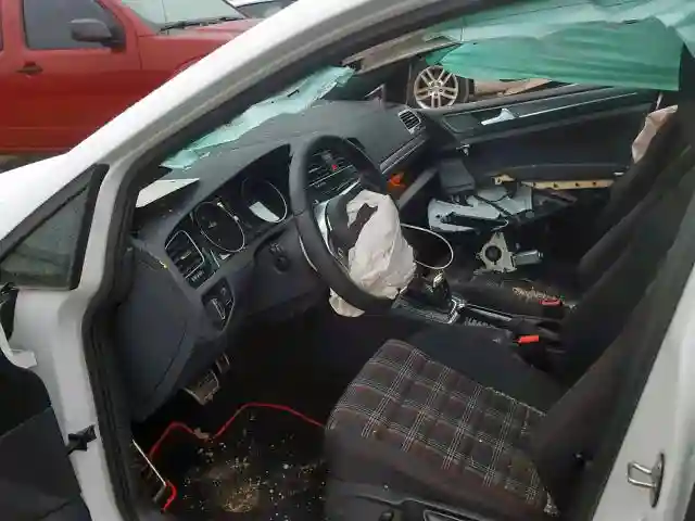 3VW447AU0JM288369 2018 VOLKSWAGEN GTI S/SE-4