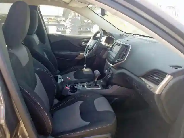 1C4PJMAS2HW628072 2017 JEEP CHEROKEE SPORT-4