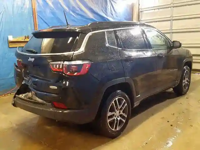 3C4NJDBB5JT479500 2018 JEEP COMPASS LATITUDE-3