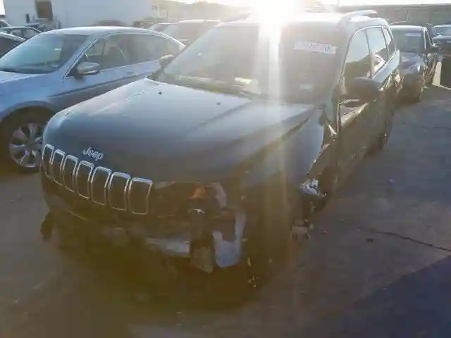 1C4PJLLB9KD403240 2019 JEEP CHEROKEE LATITUDE PLUS-1