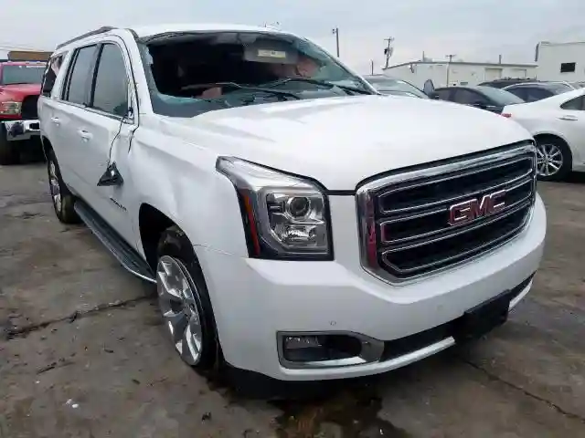 1GKS1FKC2JR388558 2018 GMC YUKON XL C1500 SLE-0