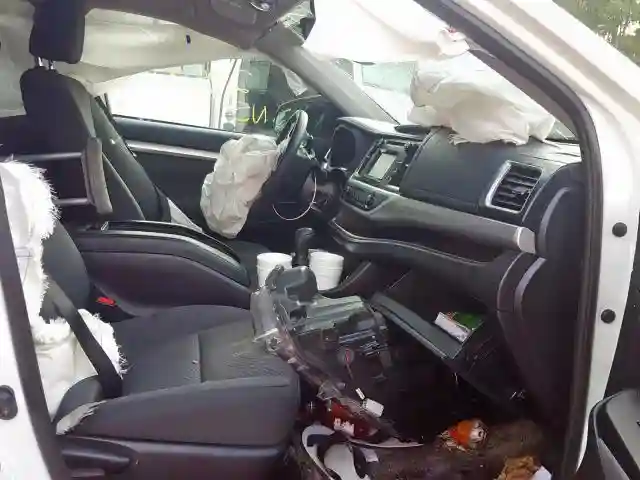 5TDZZRFH0KS304458 2019 TOYOTA HIGHLANDER LE-4