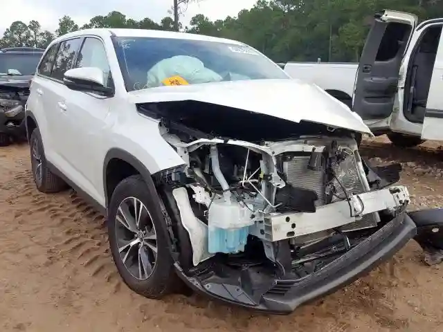 5TDZZRFH0KS304458 2019 TOYOTA HIGHLANDER LE-0
