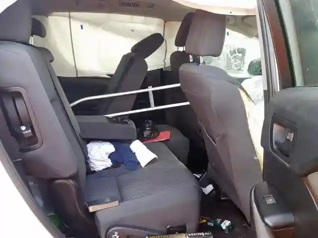 5TDZZRFH0KS304458 2019 TOYOTA HIGHLANDER LE-5