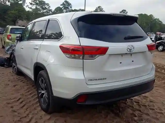5TDZZRFH0KS304458 2019 TOYOTA HIGHLANDER LE-2