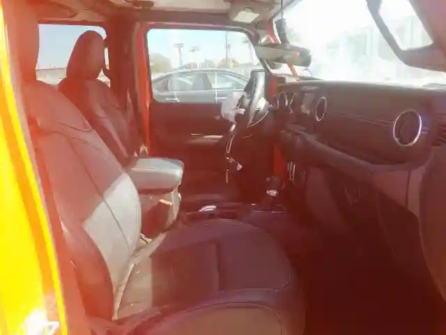 1C4HJXEN9JW245763 2018 JEEP WRANGLER UNLIMITED SAHARA-4