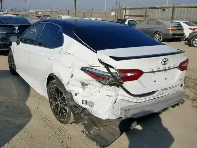 JTNB11HK5J3011346 2018 TOYOTA CAMRY L-2