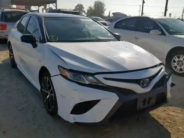 JTNB11HK5J3011346 2018 TOYOTA CAMRY L-0