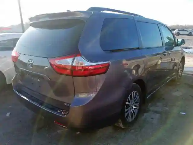 5TDYZ3DC8JS919886 2018 TOYOTA SIENNA XLE-3