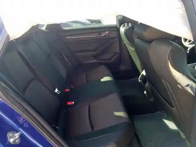 1HGCV1F32KA006466 2019 HONDA ACCORD SPORT-5